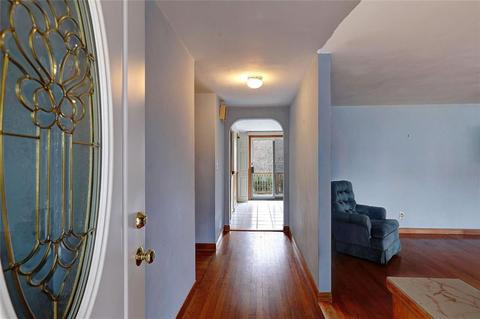 363 Buttonwoods Ave, Warwick, RI 02886 photo 4