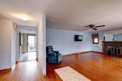 363 Buttonwoods Ave, Warwick, RI 02886 photo 5