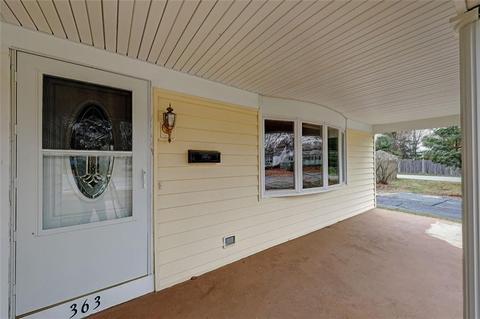 363 Buttonwoods Ave, Warwick, RI 02886 photo 3