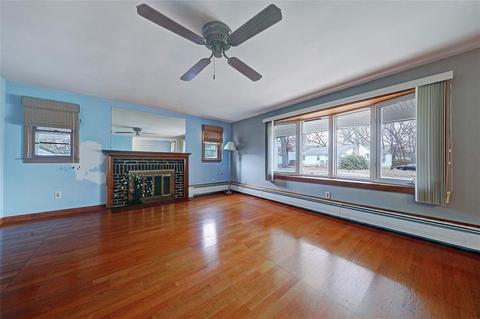 363 Buttonwoods Ave, Warwick, RI 02886 photo 9