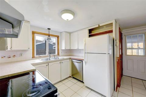 363 Buttonwoods Ave, Warwick, RI 02886 photo 18