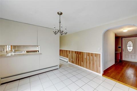 363 Buttonwoods Ave, Warwick, RI 02886 photo 17