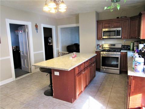 29 Appleton Ave, Pawtucket, RI 02860 photo 2