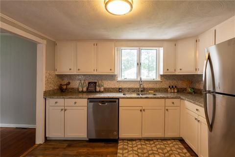 116 Anson Dr, East Providence, RI 02915 photo 4