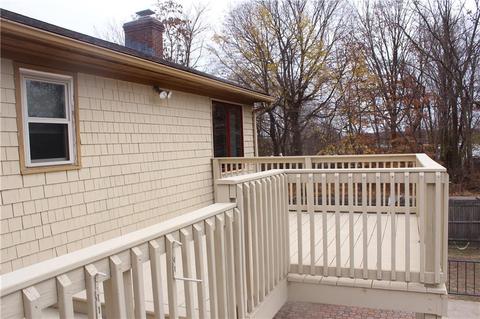 69 Eastgate Dr, Warwick, RI 02886 photo 2