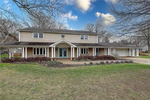 9 Sandra Dr, Bristol, RI 02809 photo 1