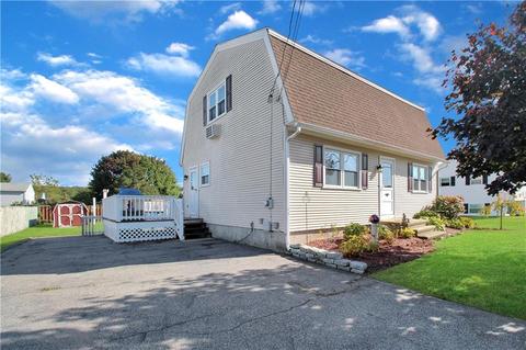13 Miner St, Westerly, RI 02891 photo 2