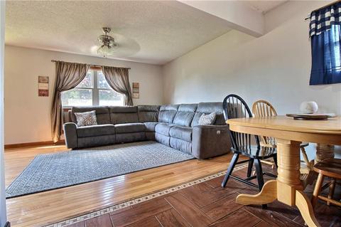 13 Miner St, Westerly, RI 02891 photo 3