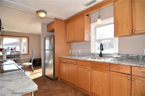 29 Rand St, Warwick, RI 02889 photo 6
