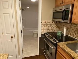 330 Randall Ave, Warwick, RI 02889 photo 6