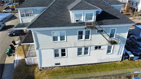 556 Elm St, Woonsocket, RI 02895 photo 5