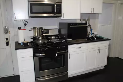 556 Elm St, Woonsocket, RI 02895 photo 9