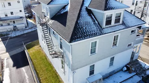556 Elm St, Woonsocket, RI 02895 photo 6