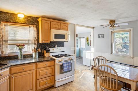 55 Marshall Ave, Warwick, RI 02886 photo 9
