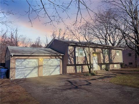 65 Sandy Ln, Warwick, RI 02889 photo 1