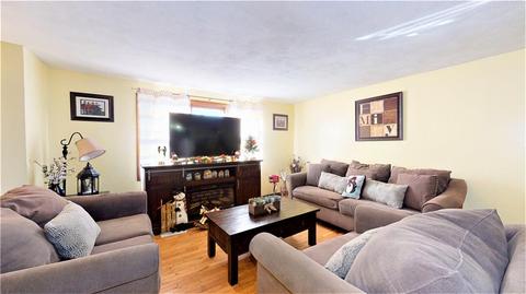 65 Sandy Ln, Warwick, RI 02889 photo 2