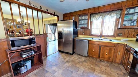 65 Sandy Ln, Warwick, RI 02889 photo 10