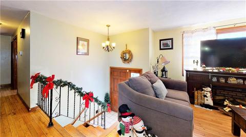 65 Sandy Ln, Warwick, RI 02889 photo 4