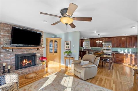 7 Pine Ln, Warren, RI 02885 photo 6
