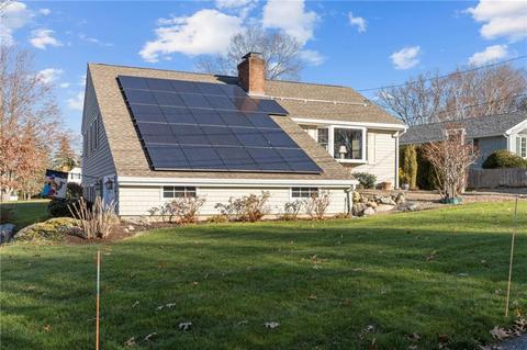 7 Pine Ln, Warren, RI 02885 photo 1