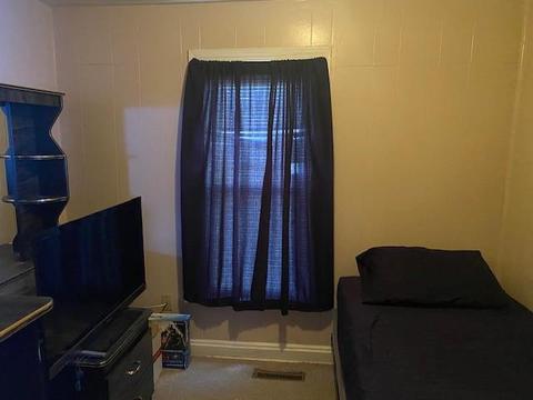 122 Uncas St, Warwick, RI 02889 photo 4