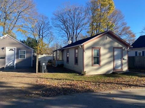 122 Uncas St, Warwick, RI 02889 photo 1