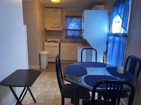 122 Uncas St, Warwick, RI 02889 photo 5