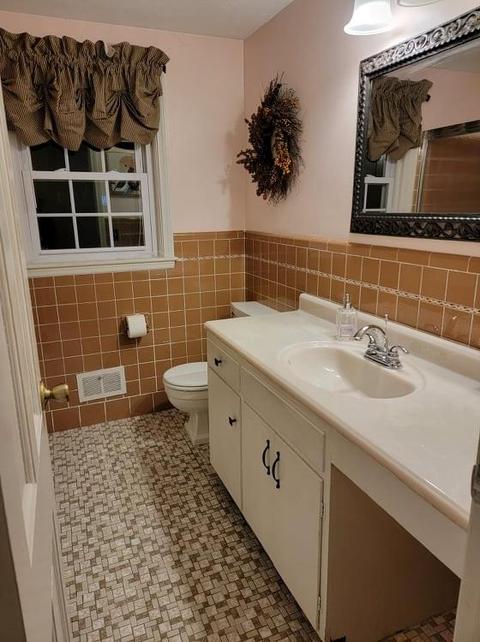 85 Grassy Plain Rd, East Providence, RI 02915 photo 6