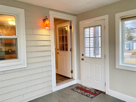 75 Obadiah Ave, Warwick, RI 02889 photo 5