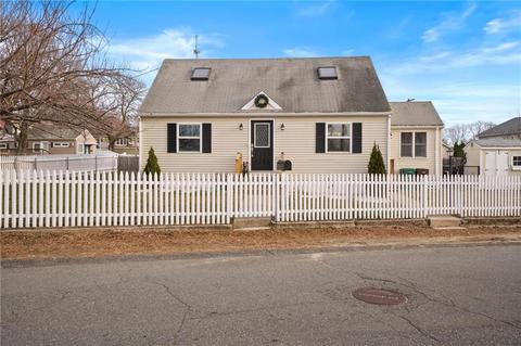 8 Cleveland St, Woonsocket, RI 02895 photo 1