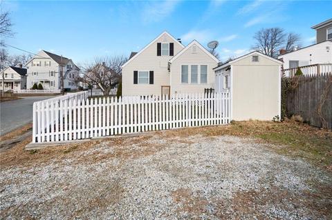 8 Cleveland St, Woonsocket, RI 02895 photo 24