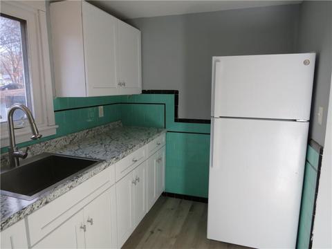 65 Carriere Ave, Woonsocket, RI 02895 photo 9