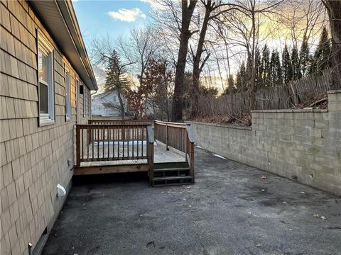 41 Anthony St, Warwick, RI 02886 photo 3
