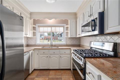 57 St Louis Ave, Woonsocket, RI 02895 photo 6