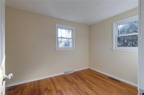 33 Ridgeway Dr, Warren, RI 02885 photo 12