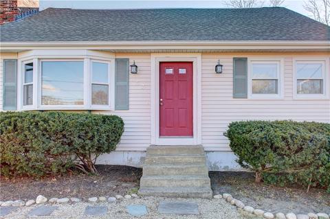 33 Ridgeway Dr, Warren, RI 02885 photo 3
