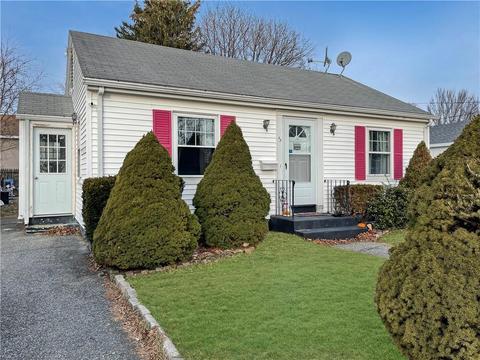 63 Greeley Ave, Warwick, RI 02886 photo 2