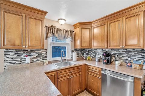 15 Regent Rd, Warwick, RI 02886 photo 4