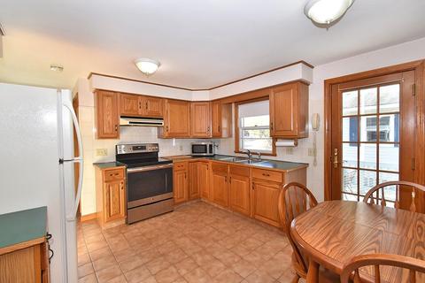 95 Arnold Rd, Coventry, RI 02816 photo 3