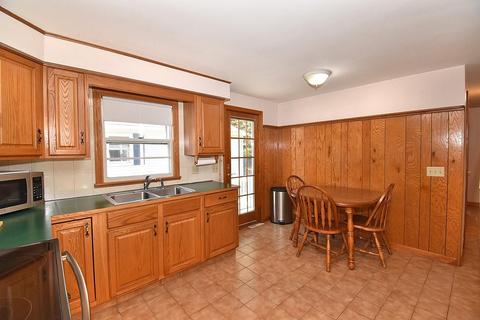 95 Arnold Rd, Coventry, RI 02816 photo 5