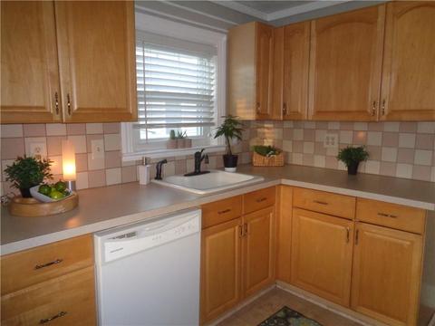 39 Barber Ave, Warwick, RI 02886 photo 15
