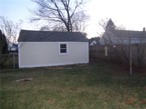 39 Barber Ave, Warwick, RI 02886 photo 5