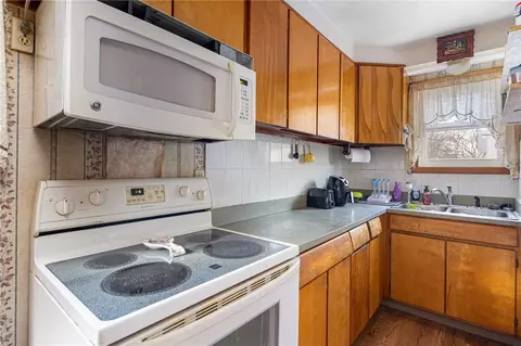 239 Joffre Ave, Woonsocket, RI 02895 photo 11