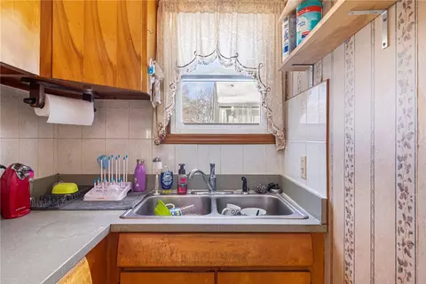 239 Joffre Ave, Woonsocket, RI 02895 photo 12