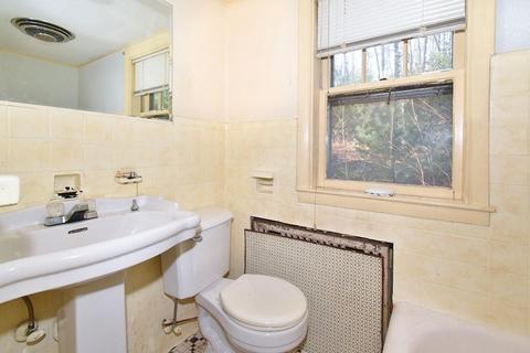 20 Dudley St, Woonsocket, RI 02895 photo 12