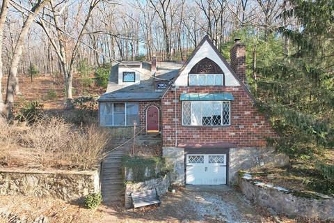 20 Dudley St, Woonsocket, RI 02895 photo 2
