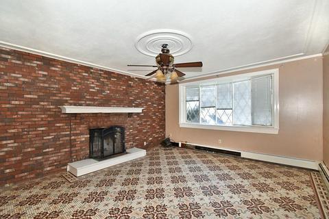 20 Dudley St, Woonsocket, RI 02895 photo 8