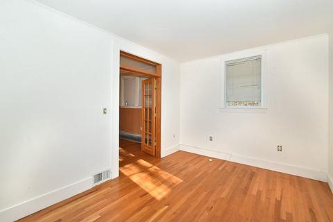 20 Dudley St, Woonsocket, RI 02895 photo 7