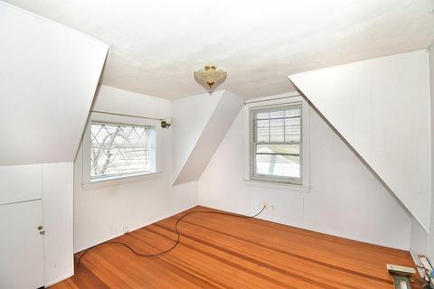 20 Dudley St, Woonsocket, RI 02895 photo 9