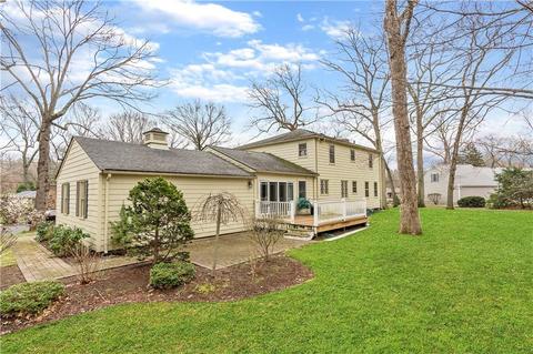 347 Red Chimney Dr, Warwick, RI 02886 photo 2
